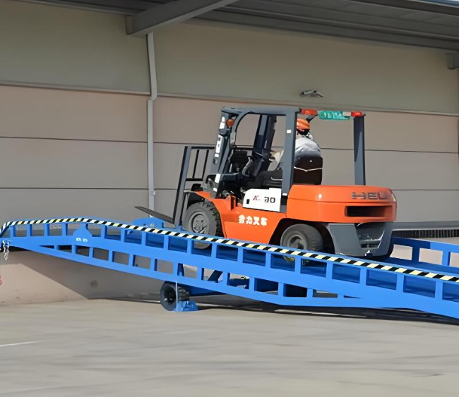 武进移动式卸货平台（叉车用）